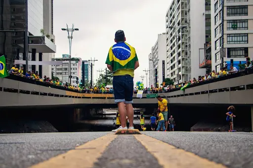 Brasil menino bandeira do Brasil
