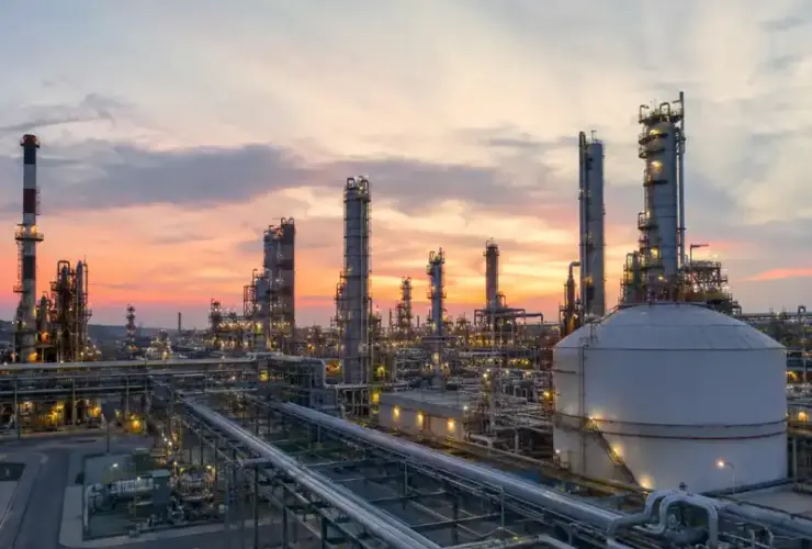 Como é feita a gasolina? Conheça as etapas da produção